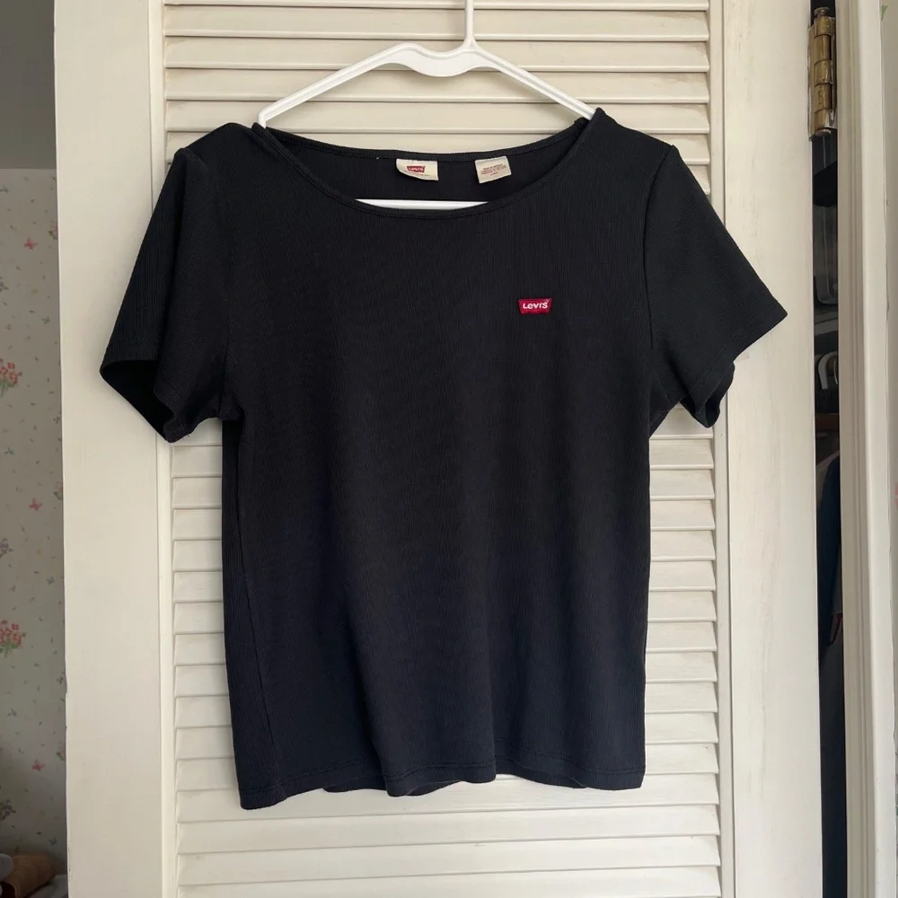 Levi's Black Ribbed Tee Size Large - Picture 5 of 5